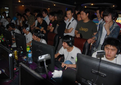 BLG俱乐部官博发文：那就再赢一次！3：2 T1晋级，我们决赛见！