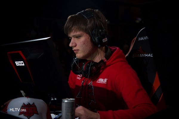 Yuan Shen Yong En的魔影融化了 Care Lele 的Shenniu操作拉动了RNG3-1FPX