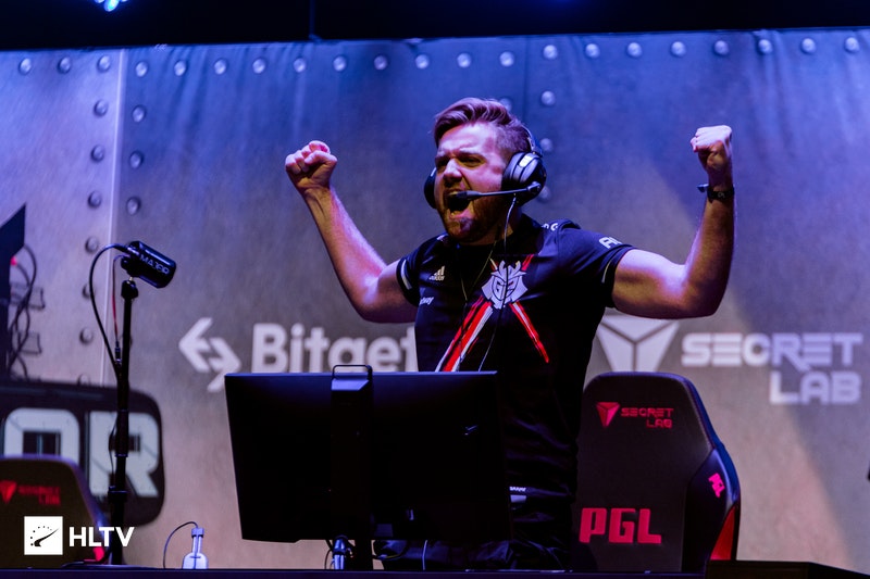 小虎传授秘籍了！Bin是继xiaohu Ming后3次晋级MSI决赛的LPL选手